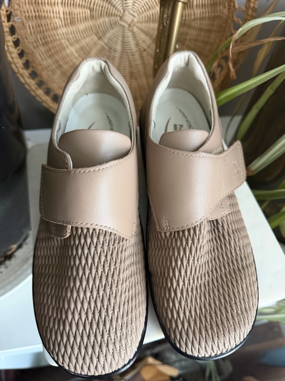 Propét Olivia Beige Leather Hook & Loop Walking Shoes 7